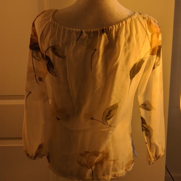 Elie Tahari cream floral overlay boho top - Picture 3 of 4
